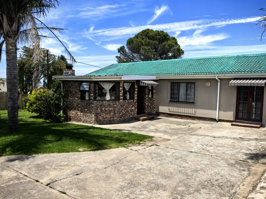 3 Bedroom Property for Sale in Amalinda North Eastern Cape